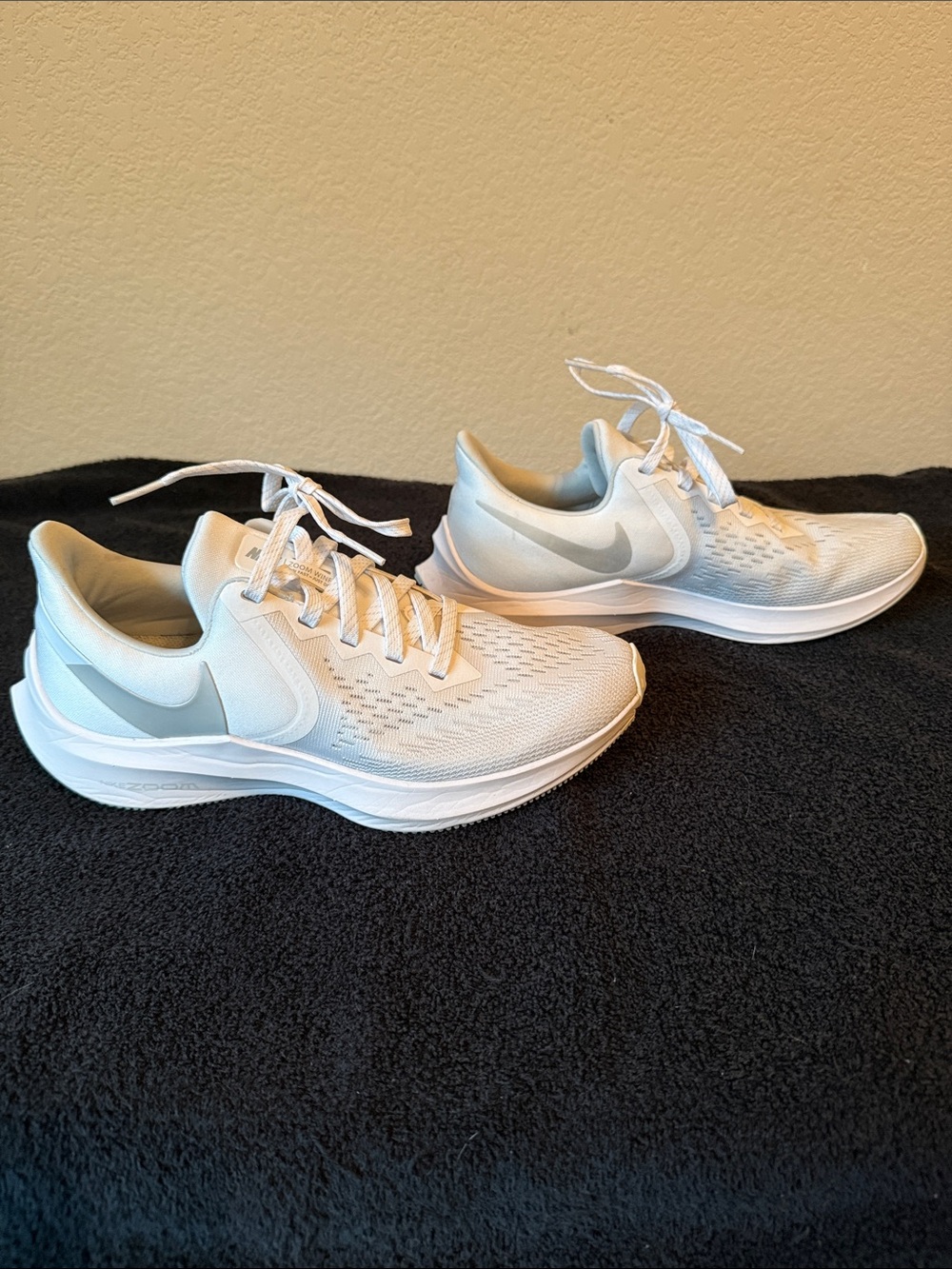Women’s Nike Zoom Winflo 6 - Picture 2 of 8